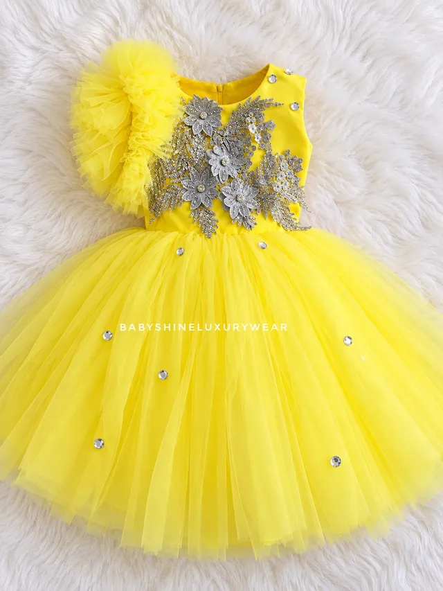 Yellow princess dress