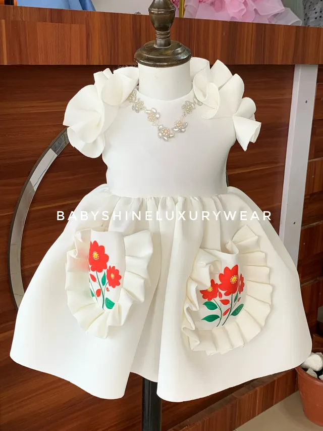 White Floral Pocket dress