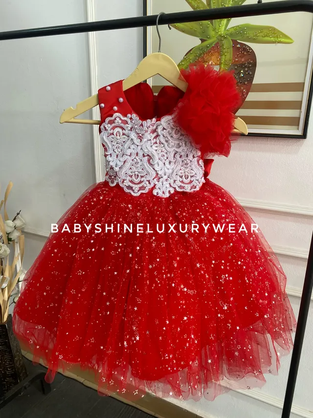 Red lace star dress